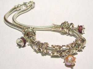 sb3341-bead-beads-bedels-bedelarmband-collier-ketting-bedelketting-zilver-handgemaakt-www.tonvandenhout.nl-edelsmid-goudsmid-juwelier-hanger-parel-roze-steen-origineel