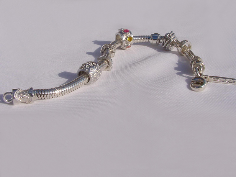 sb4356-beads-bedels-bead-bedelarmband-armband-sieraden-zilver-handgemaakt-bijzonder-origineel-edelsmid-goudsmid-www.tonvandenhout.nl-roermond-juwelier-uniek-edelsmeden