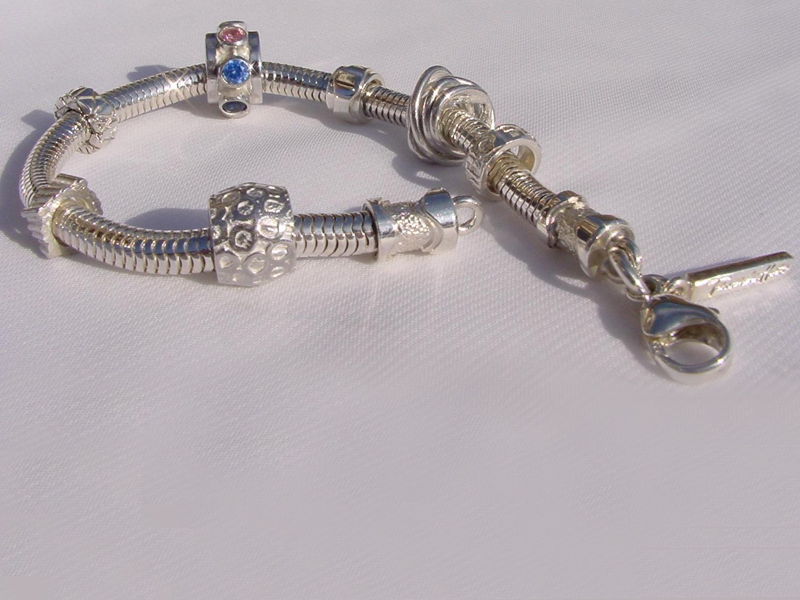 sb4367-bedels-sieraden-beads-bead-bedelarmband-armband-zilver-handgemaakt-bijzonder-edelsmid-edelsmeden-roermond-www.tonvandenhout.nl-tvdh-origineel-hanger-steen-juwelier