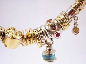 sb6363-bedels-beads-bead-bedelarmband-bicolor-zilver-goud-sieraden-edelsmid-goudsmid-www.tonvandenhout.nl-juwelier-smiley-roermond-armband-hanger-logo's-handgemaakt-uniek