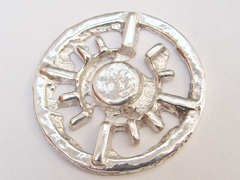 sr1357-roermuntje-zon-munt-zilver-roermond-embleem-logo's-edelsmid-goudsmid-www.tonvandenhout.nl-edelsmeden-handgemaakt-bijzonder-origineel-uniek-sieraden-hanger-relatiegeschenk