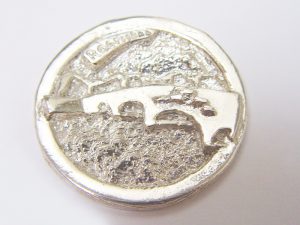 sr1653-steenen-brug-roermuntje-zilver-munt-roermond-relatiegeschenk-handgemaakt-maria-theresia-edelsmid-www.tonvandenhout.nl-logo's-herinnering-bijzonder-origineel-uniek