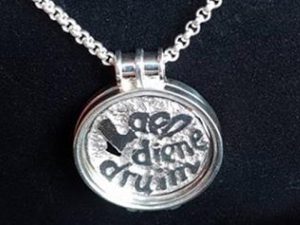 sr1710-hanger-zilver-tekst-naam-roermuntje-letters-munthouder-ketting-munt-herinnering-edelsmid-handgemaakt-www.tonvandenhout.nl-roermond-origineel-juwelier-bijzonder-kado