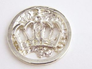 sr21-roermuntje-munthanger-handgemaakt-www.tonvandenhout.nl-edelsmid-munt-zilver-origineel-relatiegeschenk-logo's-kroon-geboortecadeau-kroonjaar-jubileum-goudsmid-juwelier-hanger