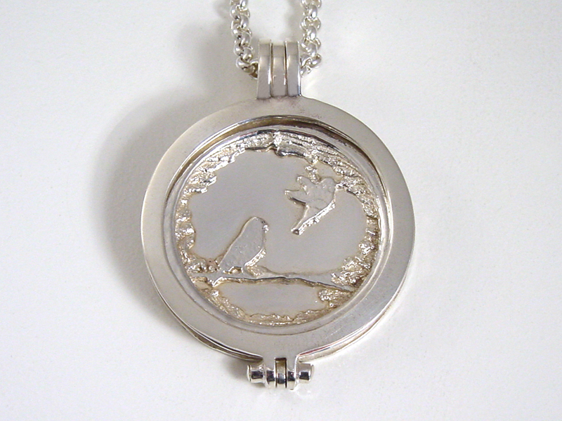 sr8881-roermuntje-gedenken-vogel-zilver-hanger-dier-edelsmid-goudsmid-www.tonvandenhout.nl-origineel-bijzonder-munt-herinnering-aandenken-herinneren-uniek-sieraden-munt