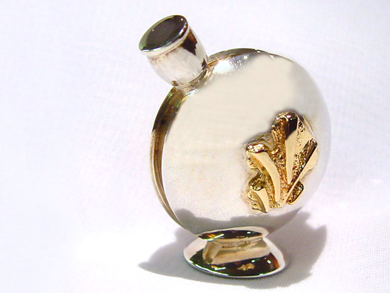 sg3173-urn-as-gedenksieraden-assieraad-assieraden-handgemaakt-edelsmid-www.tonvandenhout.nl-edelsmeden-urnsieraad-gedenken-herinnering-bicolor-zilver-goud-goudsmid-atelier