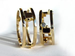 sg3713-as-assieraad-sieraden-gedenken-edelsmid-trouwringen-handgemaakt-herinnering-www.tonvandenhout.nl-briljant-goudsmid-origineel-ring-goud-bijzonder
