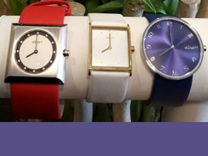 sh4500-edelsmid-www.tonvandenhout.nl-4mei-abart-edelsmeden-goudsmid-goudsmeden-roermond-horloge-horloges-herdenken-quartz-gedenken-juwelier-horlogeband-leer-band-smid-rood