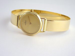 sh6541-horloge-horloges-uurwerk-horlogeband-goud-handgemaakt-edelsmid-www.tonvandenhout.nl-goudsmid-roermond-juwelier-armband-origineel-bijzonder-uniek-spang-vandenhout