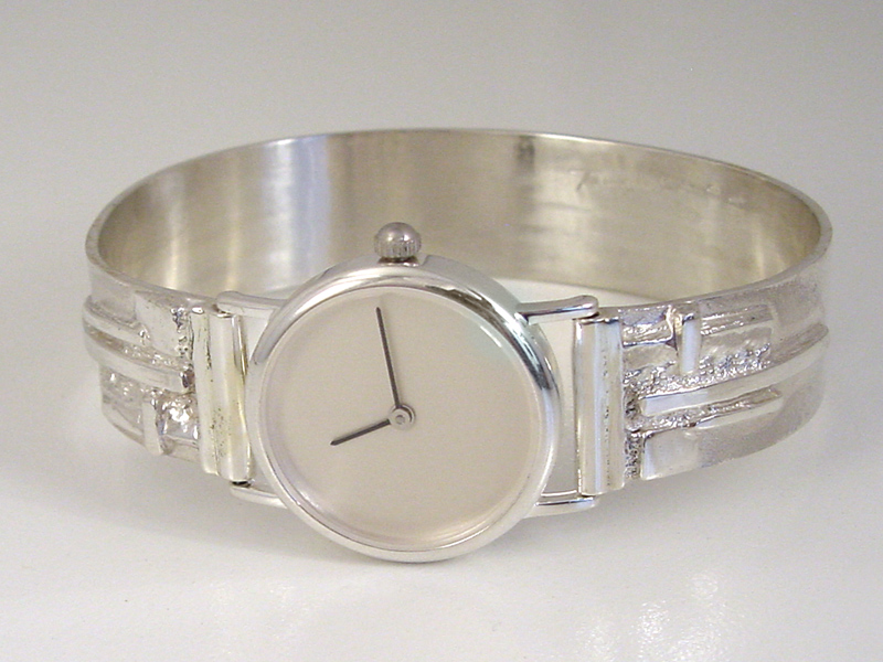 sh8813-www.tonvandenhout.nl-handgemaakt-origineel-bijzonder-edelsmid-horloge-horloges-horlogeband-zilver-armband-sieraden-sieraad-roermond-goudsmid-juwelier-edelsmeden