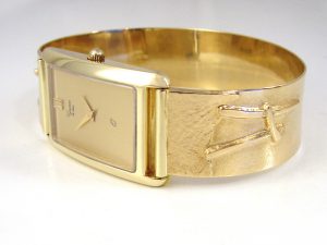 sh8830-horloge-horloges-uurwerk-sieraden-band-handgemaakt-edelsmid-www.tonvandenhout.nl-goudsmid-juwelier-quartz-bijzonder-goud-origineel-uniek-armband-edelsmeden-roermond