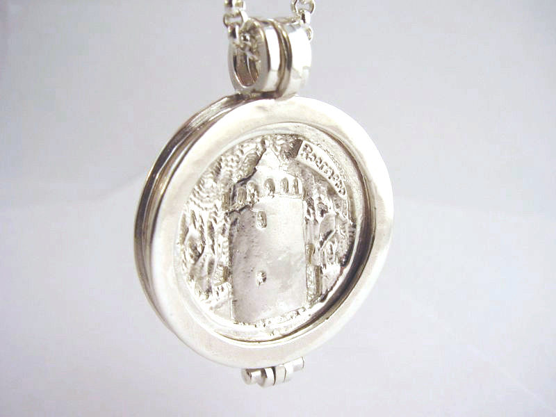 sl6598-zilver-roermuntje-hanger-munt-roermond-rattentoren-logo-logo's-sieraden-edelsmid-www.tonvandenhout.nl-relatiegeschenk-bedrijven-handgemaakt-bedrijfslogo-herinnering