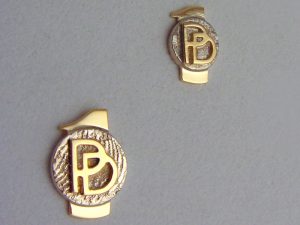 sl6818-naam-letters-logo-logo's-sieraden-bicolor-goud-zilver-edelsmid-goudsmid-www.tonvandenhout.nl-juwelier-handgemaakt-relatiegeschenk-jubileum-jubilaris-speld-origineel