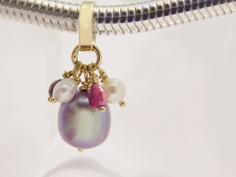 sp2877-parel-parels-hanger-bedel-goud-handgemaakt-edelsmid-www.tonvandenhout.nl-bedels-sieraden-goudsmid-juwelier-roermond-ketting-collier-kleur-cultive-origineel-uniek