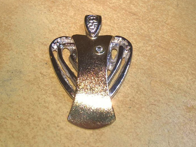 ssp0608-engel-hanger-bicolor-gedenken-goud-witgoud-briljant-edelsmid-goudsmid-www.tonvandenhout.nl-herinnering-herdenken-sieraden-juwelier-handgemaakt-uniek-engeltje-smid-bedels