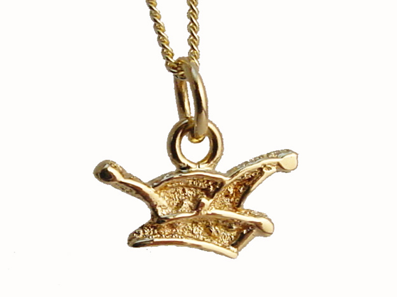 ssp1523-carnaval-steek-hanger-goud-handgemaakt-prins-www.tonvandenhout.nl-edelsmid-edelsmeden-roermond-logo-logo's-handgemaakt-bedels-sieraden-sieraad-specials-bijzonder