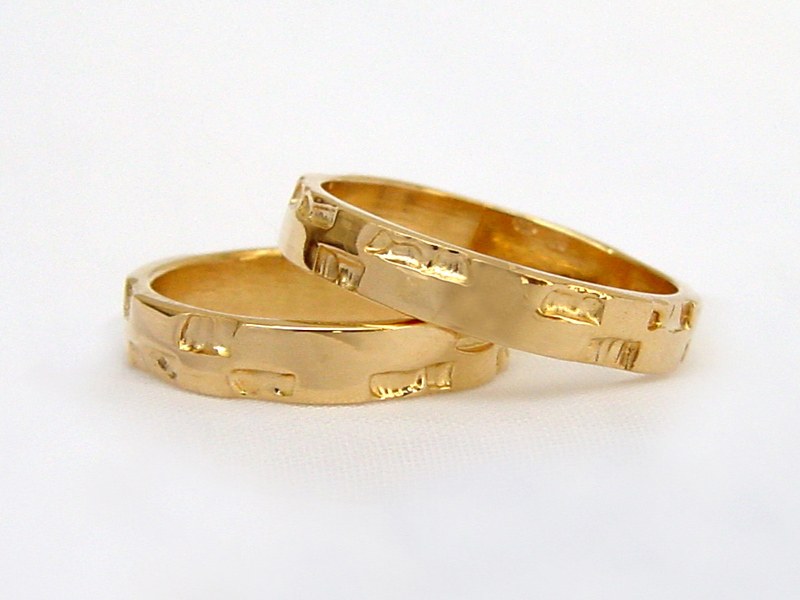 str15-trouwringen-handgemaakt-edelsmeden-www.tonvandenhout.nl-edelsmid-goud-sieraden-briljant-diamant-geelgoud-goudsmid-uniek