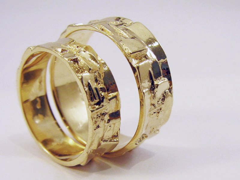 str6399-edelsmid-trouwringen-handgemaakt-edelsmeden-www.tonvandenhout.nl-goud-sieraden-bijzonder-ring