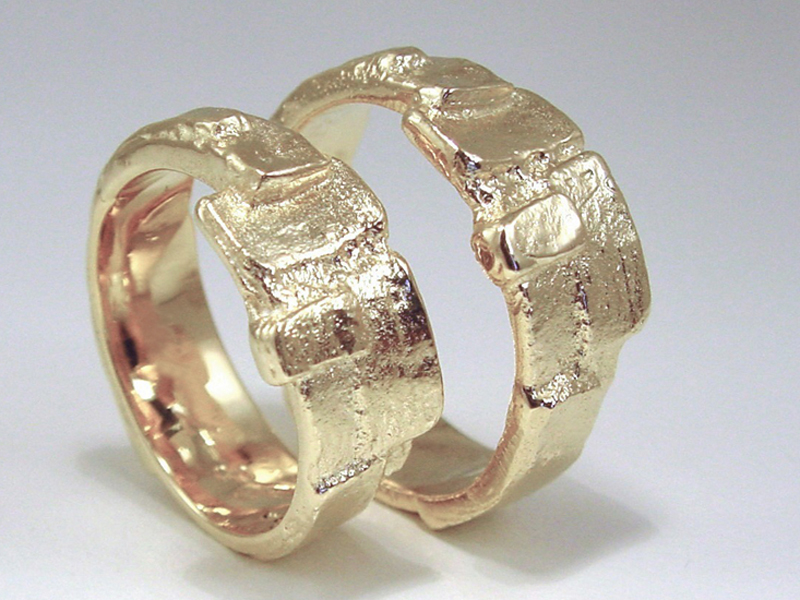 str9080-trouwringen-goud-handgemaakt-edelsmid-edelsmeden-www.tonvandenhout.nl-trauringe-sieraden-ring-schmuck-goudsmid-juwelier-uniek-roermond-goldschmied-bijzonder-love
