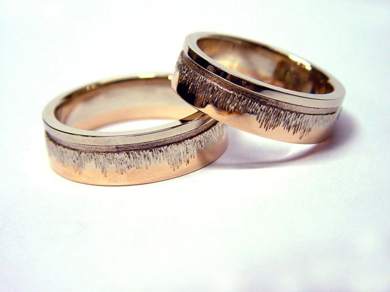 str26-trouwring-edelsmid-trouwringen-handgemaakt-bicolor-witgoud-edelsmeden-www.tonvandenhout.nl-rosegoud-roodgoud-juwelier-ring