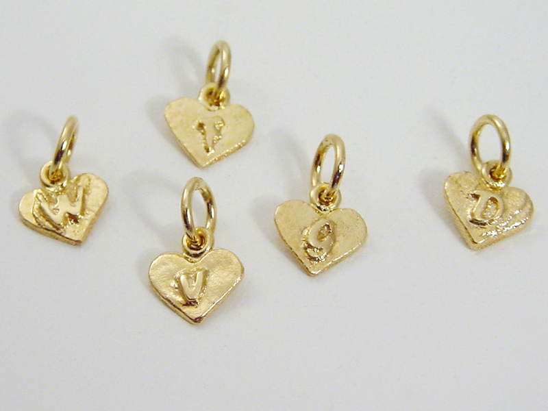 sg53-hanger-goud-hart-hartje-letter-bedel-edelsmid-sieraad-sieraden-www.tonvandenhout.nl-www.mijngedenksieraad.nl-roermond-uniek-handgemaakt-juwelier-goudsmid-atelier-smid