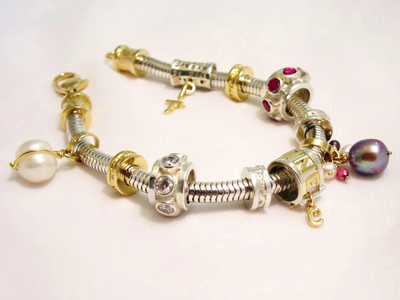 sb2475-bedels-beads-bead-armband-sieraden-goud-zilver-bicolor-handgemaakt-parel-edelsmid-hanger-goudsmid-www.tonvandenhout.nl-origineel-bijzonder-herinnering-letters-naam-uniek