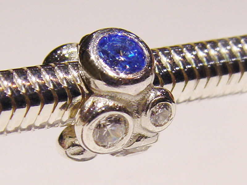 sb5002-beads-bead-bedels-sieraden-steen-blauw-zilver-bedelarmband-armband-hanger-handgemaakt-edelsmid-www.tonvandenhout.nl-goudsmid-roermond-juwelier-origineel-bijzonder