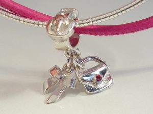 sb9938-zilver-beads-bead-bedels-fashion-sieraden-edelsmid-strikje-tasje-www.tonvandenhout.nl-goudsmid-zilver-handgemaakt-bijzonder-origineel-uniek-juwelier-hanger-bedelarmband