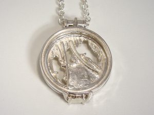 sr9076-roermuntje-hanger-vingerafdruk-zilver-orgineel-bijzonder-edelsmid-www.tonvandenhout.nl-handgemaakt-munt-herinnering-gedenksieraad-gedenken-herdenk-uniek-sieraden