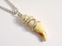 sg1022-hanger-tand-zilver-gedenken-herinnering-aandenken-bedels-handgemaakt-www.tonvandenhout.nl-ketting-tanden-edelsmid-goudsmid-juwelier-origineel-bijzonder-sieraden