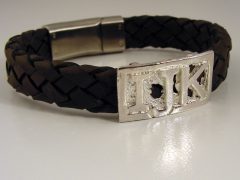 sg1113-leer-armband-letters-naam-gedenken-herinnering-gedenksieraden-sieraden-zilver-edelsmid-edelsmeden-www.tonvandenhout.nl-gedenksieraad-aandenken-cadeau-handgemaakt