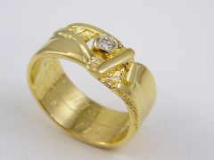 sg145-goud-gedenken-ring-sieraden-briljant-edelsmid-www.tonvandenhout.nl-trouwring-herinnering-gedenksieraad-herinneren-aandenken-origineel-handgemaakt