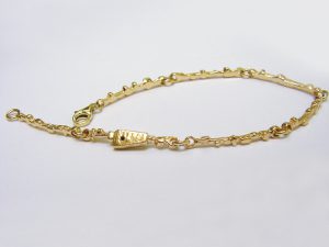 sg5685-armband-goud-as-urn-herinnering-ketting-gedenken-edelsmid-handgemaakt-www.tonvandenhout.nl-uniek-origineel-bijzonder-goudsmid-juwelier-roermond-tvdh-vandenhout-smid
