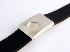 sg8484-leer-armband-vingerafdruk-as-assieraad-urn-gedenken-edelsmid-www.tonvandenhout.nl-gedenksieraad-sieraad-sieraden-herinnering-zilver-origineel-handgemaakt