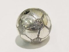 sg950-voetbal-as-assieraad-assieraden-gedenken-herinnering-urn-handgemaakt-edelsmid-edelsmeden-www.tonvandenhout.nl-roermond-zilver-bijzonder-origineel-uniek-bal-aandenken