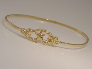 sg9597-armband-goud-ster-hartje-klavertje-vier-edelsmid-gedenken-herinnering-www.tonvandenhout.nl-handgemaakt-origineel-herinneren-goudsmid-spang-slaven-sieraden-juwelier-uniek