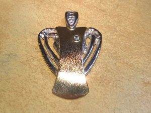 ssp0608-engel-hanger-bicolor-gedenken-goud-witgoud-briljant-edelsmid-goudsmid-www.tonvandenhout.nl-herinnering-herdenken-sieraden-juwelier-handgemaakt-uniek-engeltje-smid-bedels