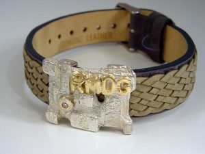 ssp9142-armband-leer-bicolor-gedenken-gedenksieraad-edelsmid-www.tonvandenhout.nl-herinnering-zilver-goud-diamant-goudsmid-herinneren-aandenken-letters-origineel-uniek