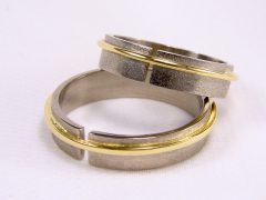 str108-bicolor-witgoud-goud-trouwring-edelsmid-www.tonvandenhout.nl-goudsmid-sieraden-handgemaakt-bijzonder-uniek-roermond-ring