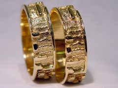 str32-trouwringen-edelsmid-handgemaakt-www.tonvandenhout.nl-sieraden-origineel-goud-gousmid-juwelier-roermond-ring-trouwen-uniek