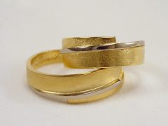 str94-bicolor-goud-witgoud-edelsmid-handgemaakt-www.tonvandenhout.nl-goudsmid-sieraden-trouwring-origineel-uniek-juwelier-ring