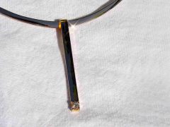 ssm10-hanger-strak-solitair-briljant-diamant-handgemaakt-goud-edelsmid-www.tonvandenhout.nl-roermond-goudsmid-sieraden-origineel-ketting-bijzonder-uniek-juwelier-atelier