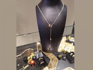 ssm1212-collier-hanger-y-goud-ketting-handgemaakt-edelsmid-www.tonvandenhout.nl-goudsmid-roermond-sieraden-sieraad-atelier-origineel-bijzonder-uniek-juwelier-edelsmeden